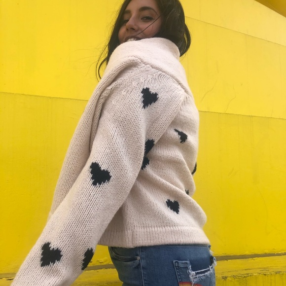 Meet your Posher, Amanda - Picture 2 of 3